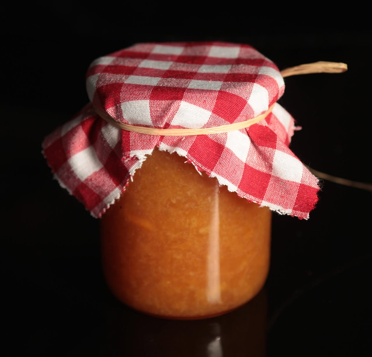 Marmellata di albicocche: come capire quando e pronta dal colore