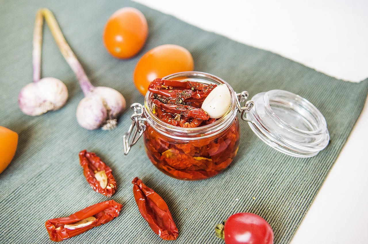 Pomodori secchi sott'olio: come essiccare e conservare