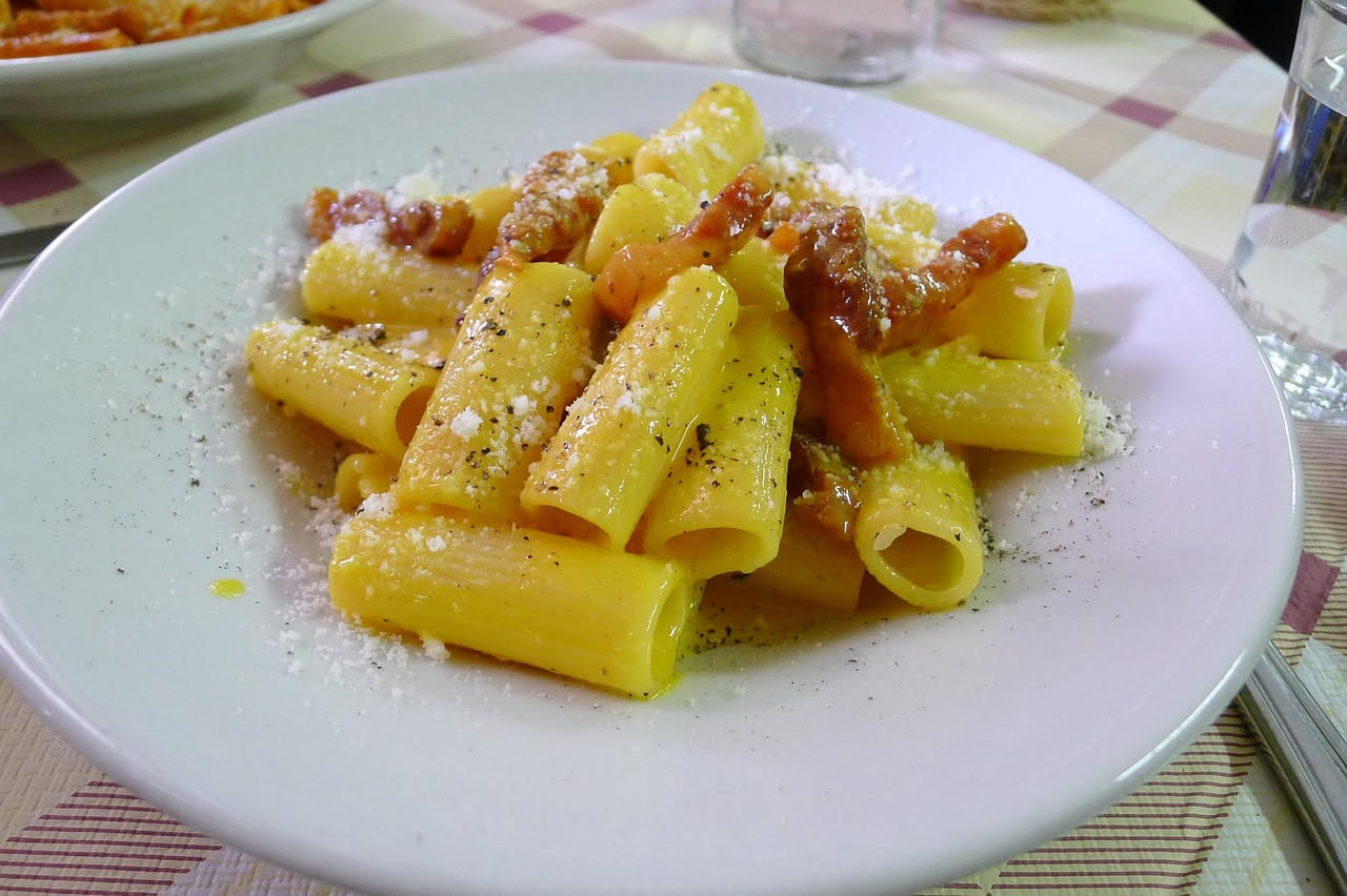 Pasta alla gricia: quanto guanciale e pecorino servono davvero