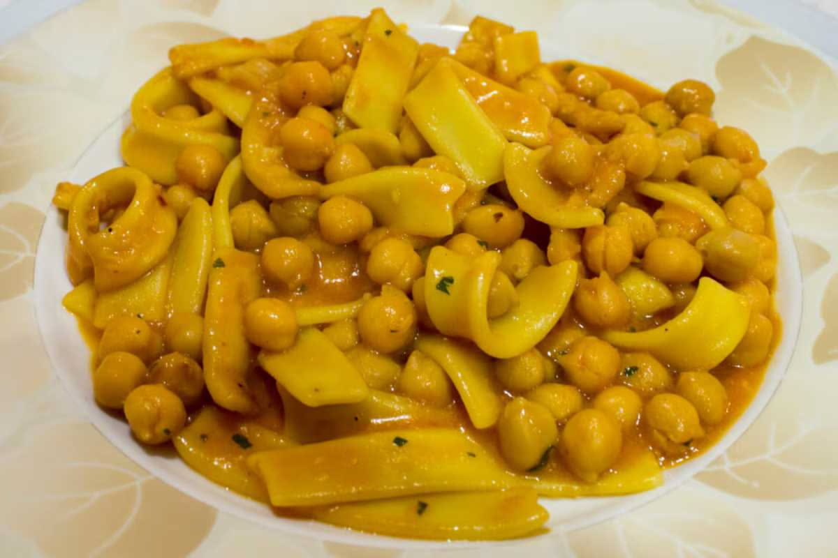 Pasta e ceci cremosa senza frullatore: il metodo della forchetta