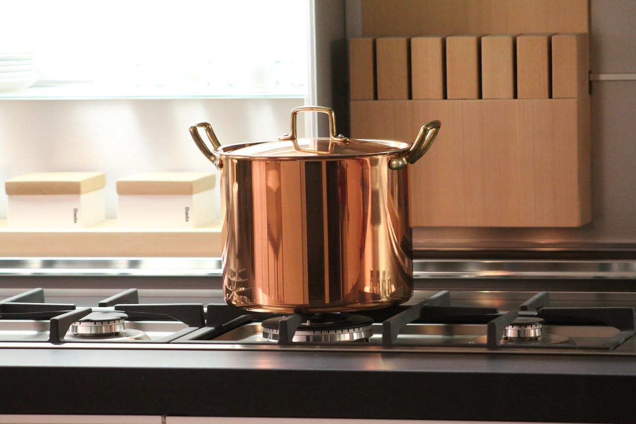 Soffritto, rosolare, brasare: quando usare ogni tecnica in cucina