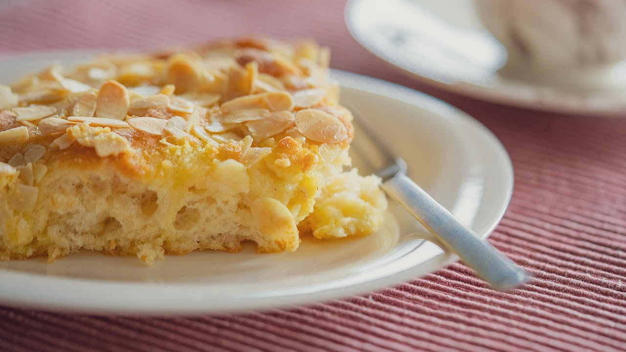 Torta della nonna: come fare la crema pasticcera senza grumi