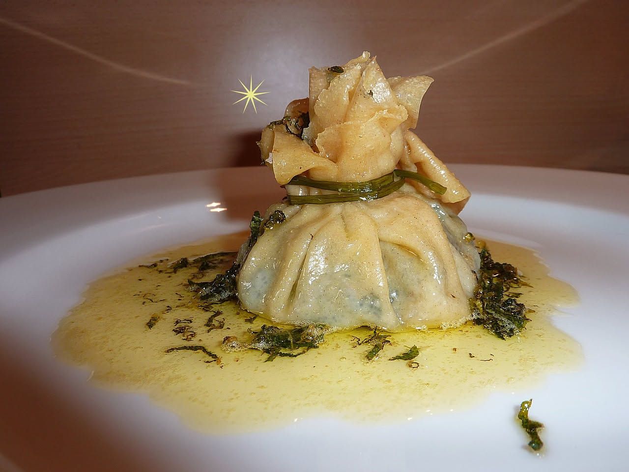 Erbazzone modenese: verdure saltate e ricotta che nutrono senza appesantire